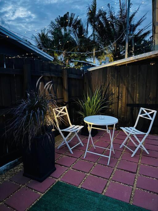Studio With Terrace Near Hard Rock-Patio Hollywood Bagian luar foto