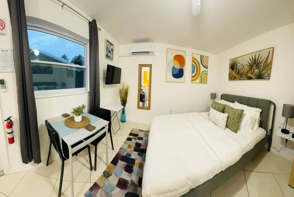 Studio With Terrace Near Hard Rock-Patio Hollywood Bagian luar foto
