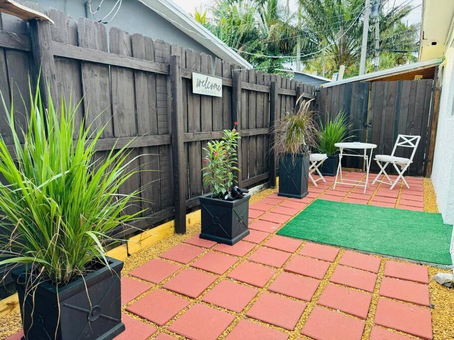 Studio With Terrace Near Hard Rock-Patio Hollywood Bagian luar foto